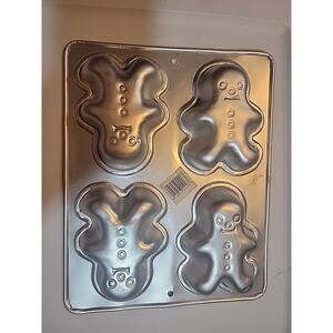 Wilton 4 Gingerbread Man Cake Muffin Mold Pan #2105-9473 Retired (1992)